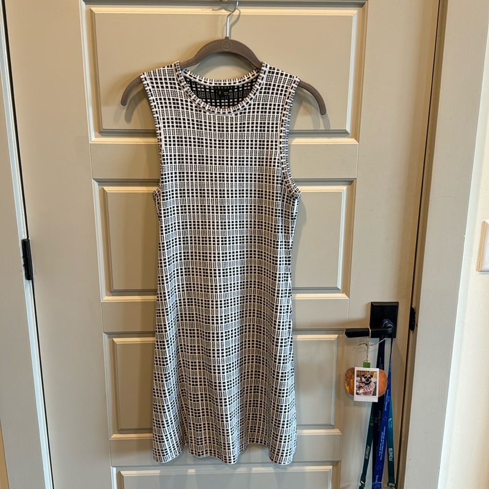 Theory Black & White Sleeveless Shift Dress